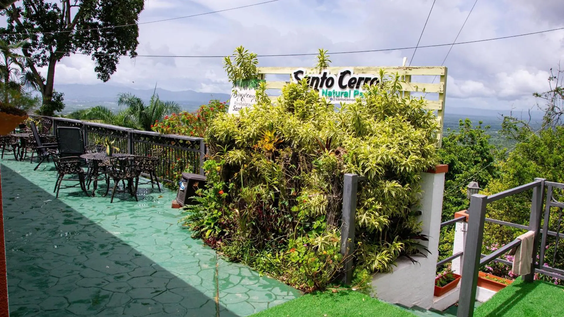 Hotel Santo Cerro Natural Park